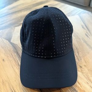 Lululemon baller hat